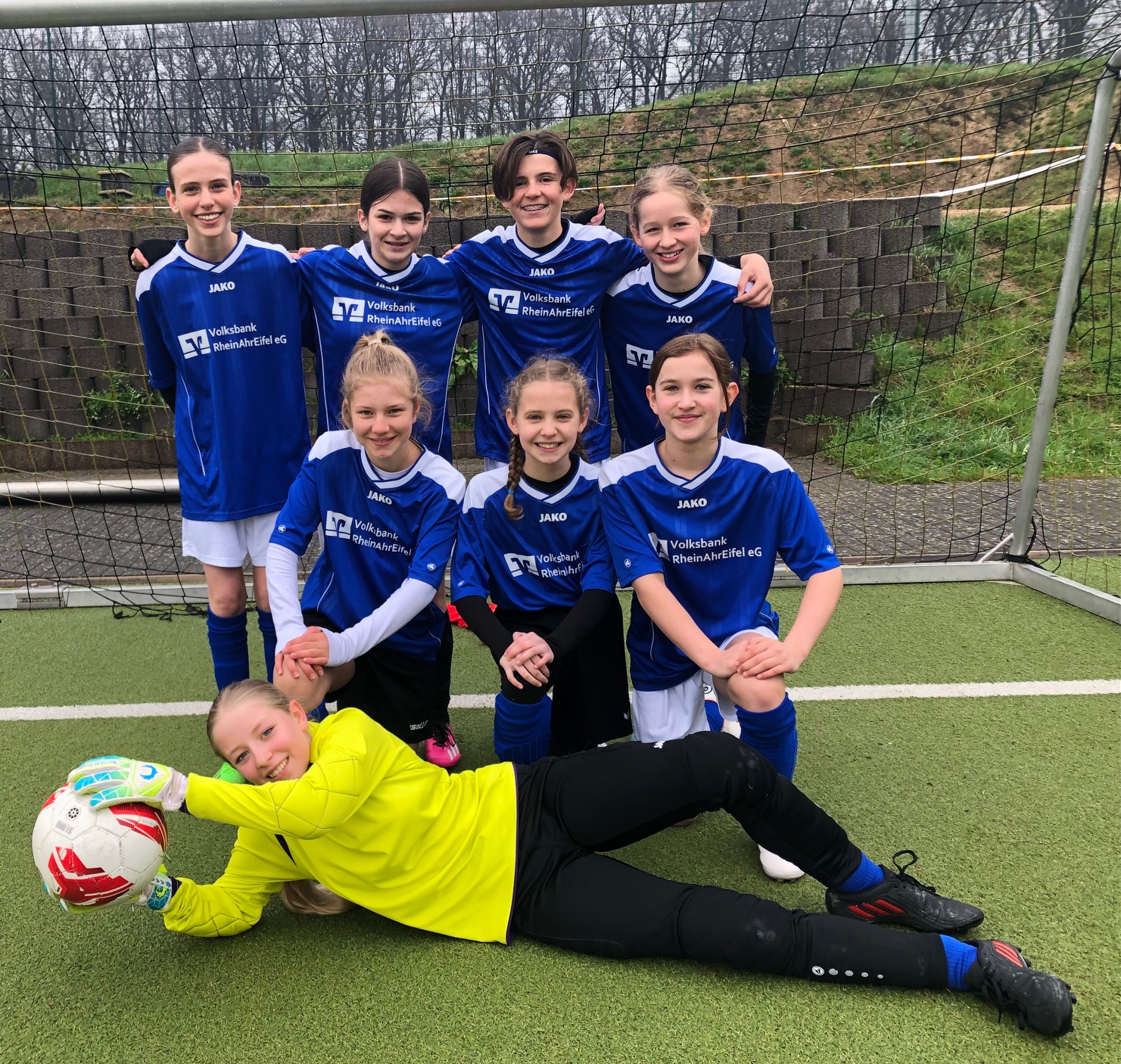 Fußballerinnen vom Gymnasium Calvarienberg qualifizieren sich fürs Regionalfinale bei „Jugend trainiert für Olympia“ - Gymnasium Calvarienberg