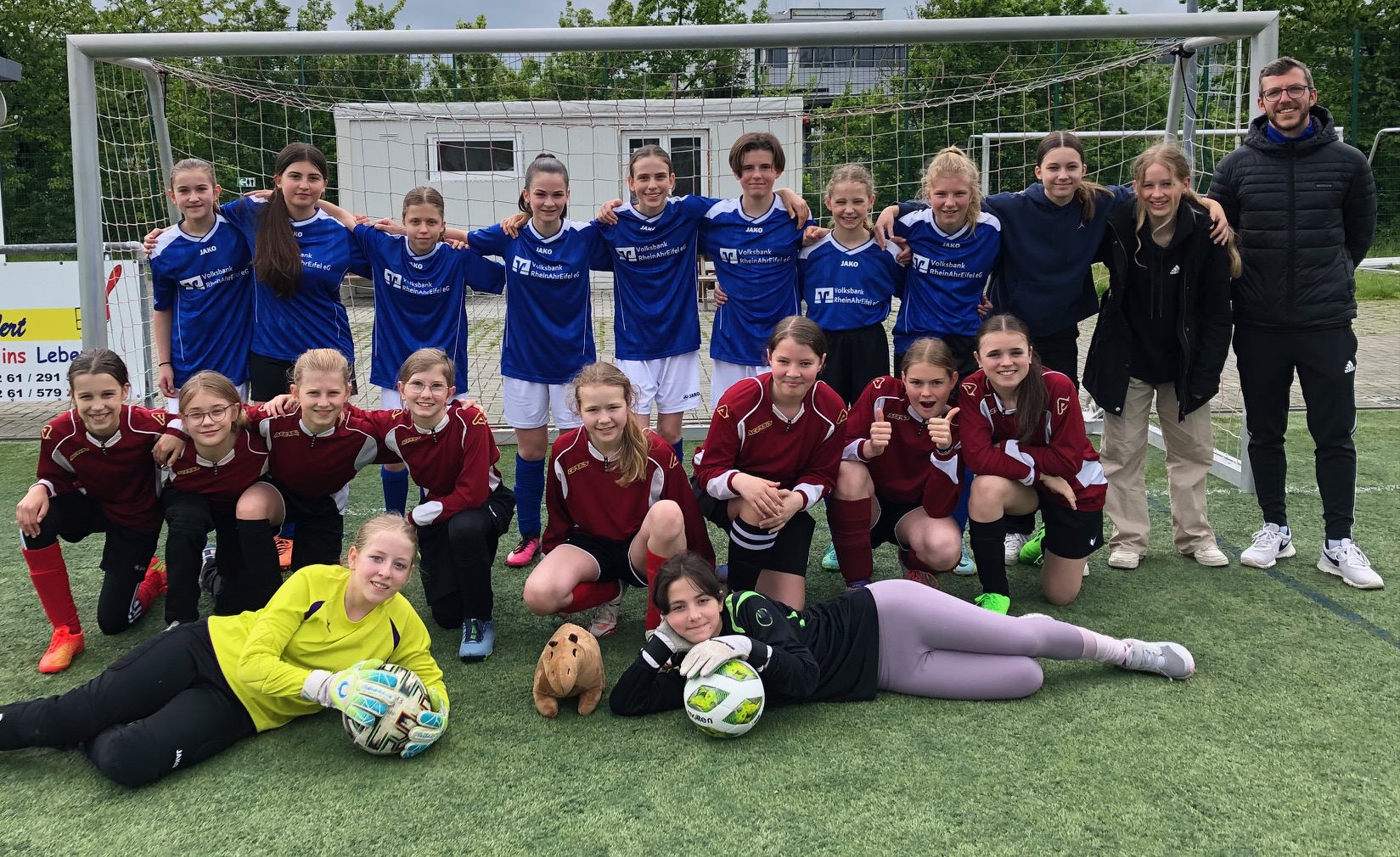Fußballerinnen vom Gymnasium Calvarienberg erreichen Landesfinale bei „Jugend trainiert für Olympia“ - Gymnasium Calvarienberg