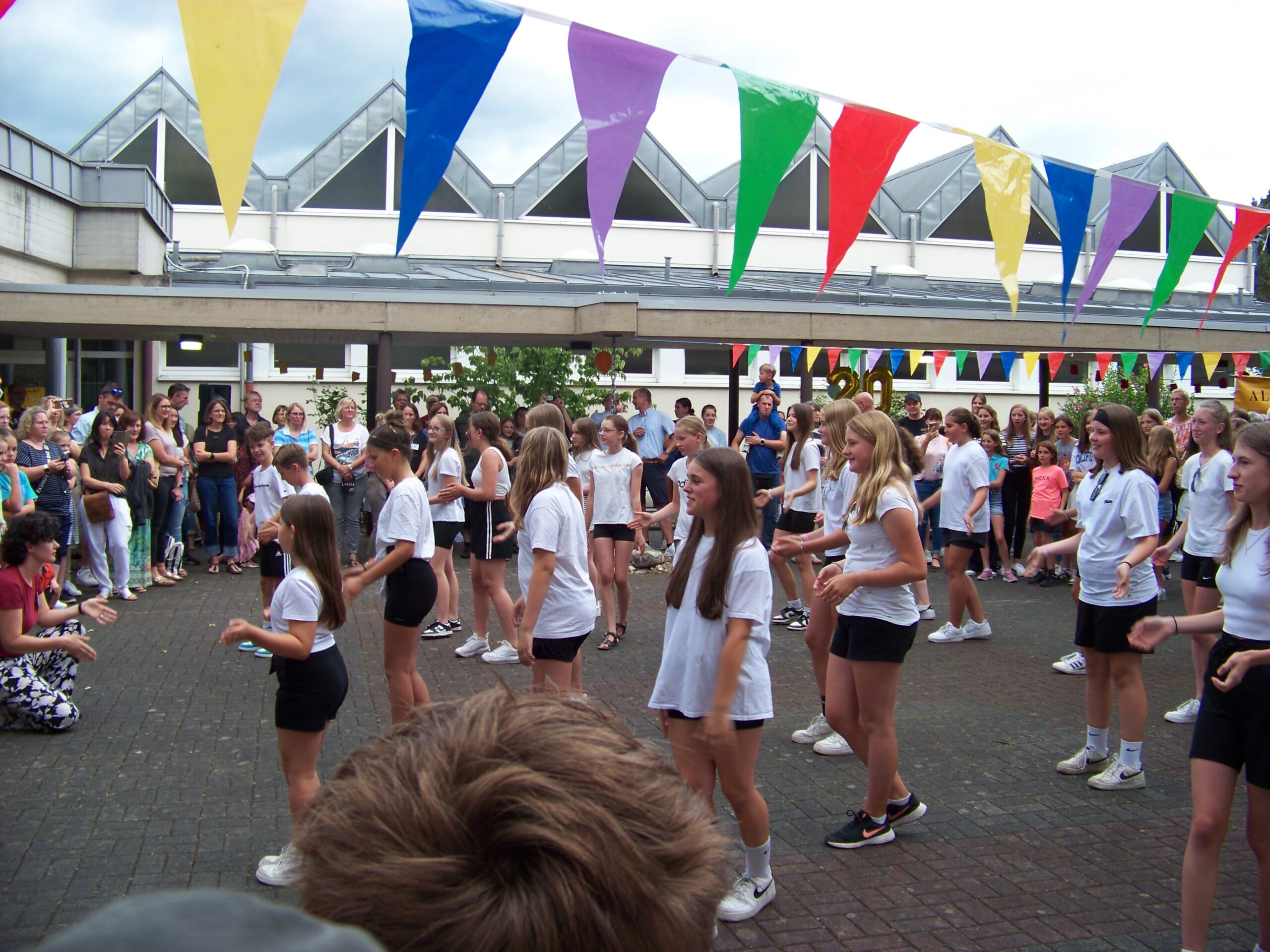 Bewegst du dich, bewegt sich was - Gymnasium Calvarienberg