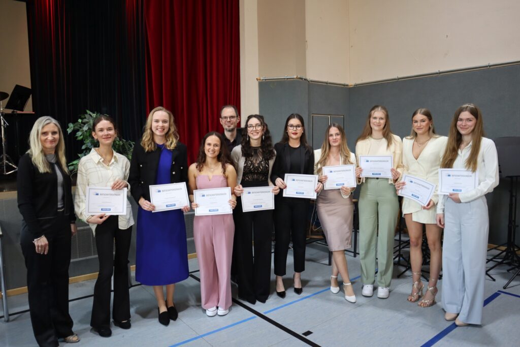 Mission erfüllt: Die Abigenten verlassen den Calvarienberg - Gymnasium Calvarienberg