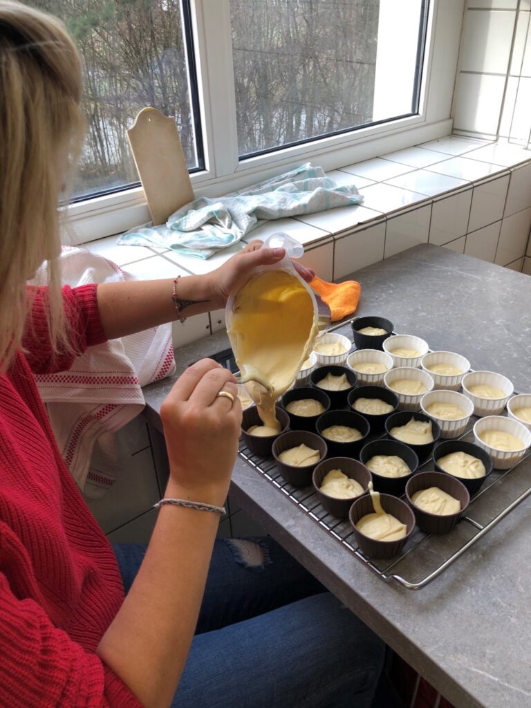 Süß und salzig: Die große 750-Muffin-Fließbandbackaktion der SV und der Verschönerungs-AG - Gymnasium Calvarienberg