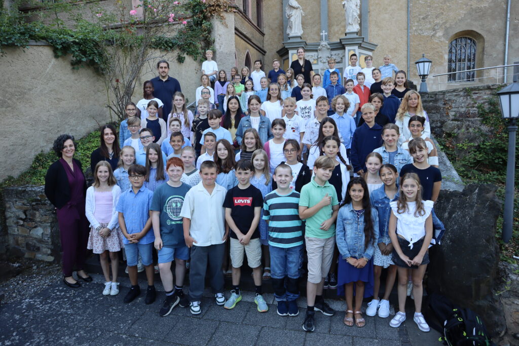 Feierliche Einschulung der Klassen 5 auf dem Calvarienberg - Gymnasium Calvarienberg