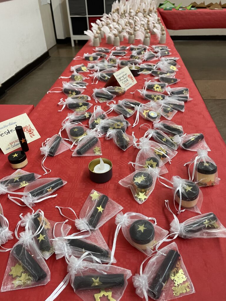 Besinnlicher Adventsbasar am Gymnasium Calvarienberg - Gymnasium Calvarienberg