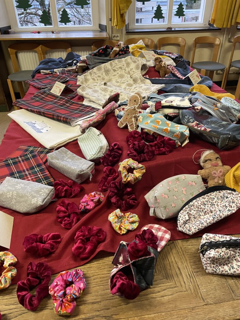 Besinnlicher Adventsbasar am Gymnasium Calvarienberg - Gymnasium Calvarienberg