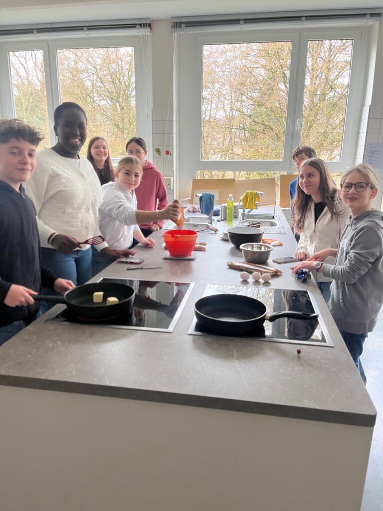 Wenn Grammatik Pause macht und der Backofen übernimmt - Französisch Backen am Calvarienberg - Gymnasium Calvarienberg