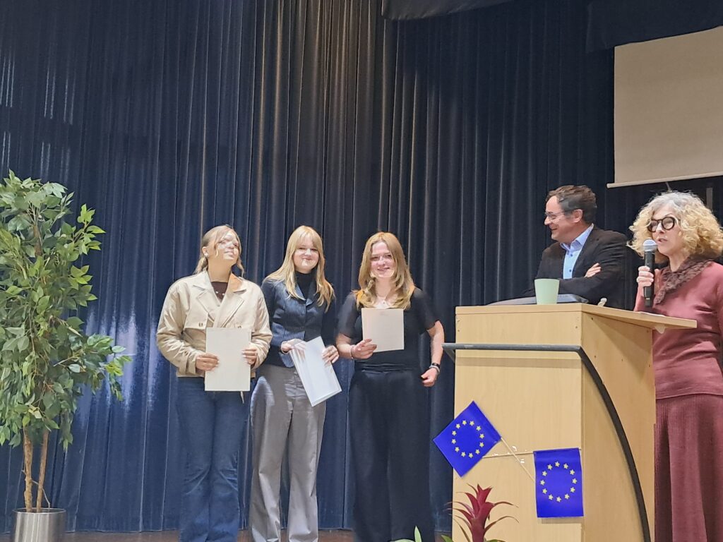 Europatag und Preisverleihung Landeswettbewerb Philosophie am Gymnasium Calvarienberg - Gymnasium Calvarienberg