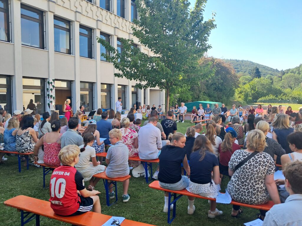 Sommerfest des Calvarienbergs - Ein Tag des Wiedersehens und des gemeinsamen Feierns - Gymnasium Calvarienberg